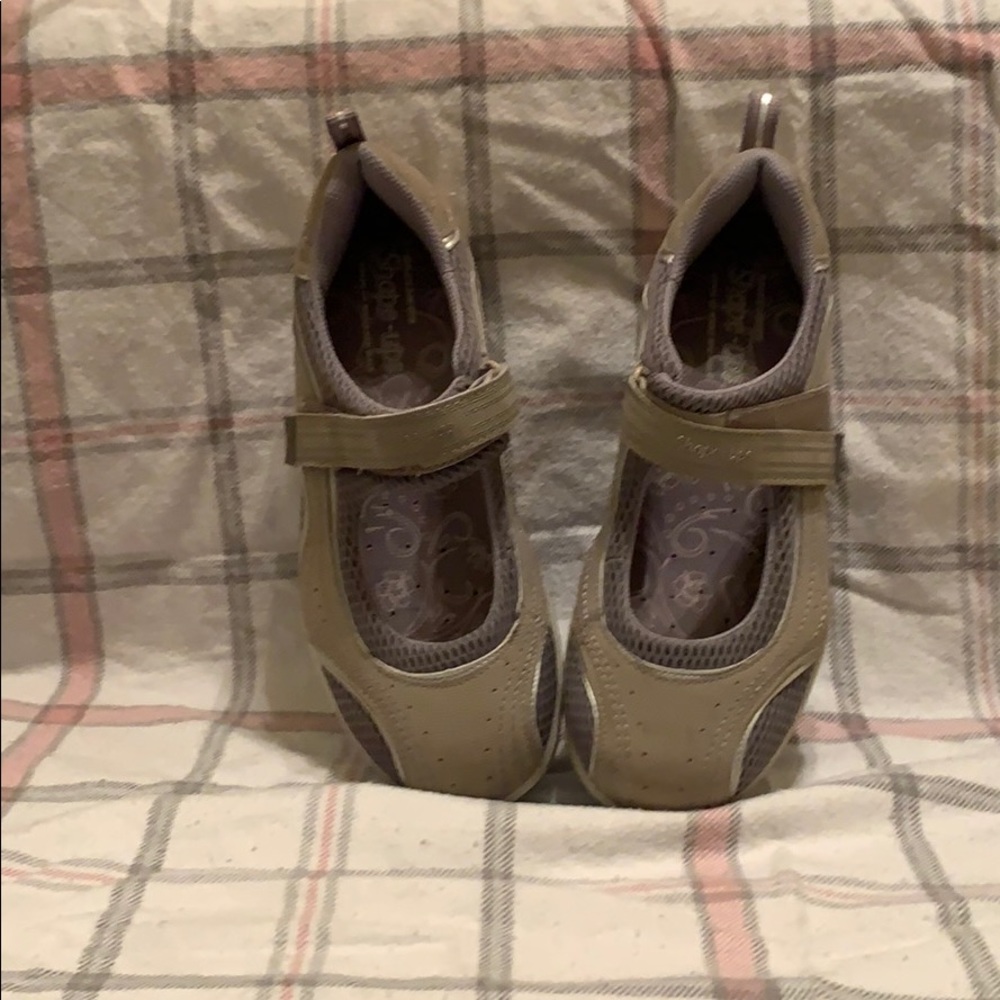 Shoes - Picture 6 of 6